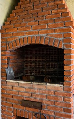 Casa à venda com 422m², 5 quartos e 3 vagasFundos - Churrasqueira