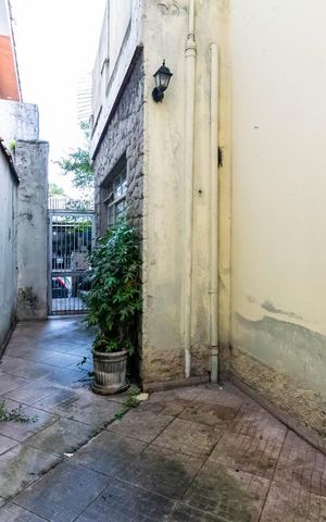 Casa à venda com 422m², 5 quartos e 3 vagasFundos