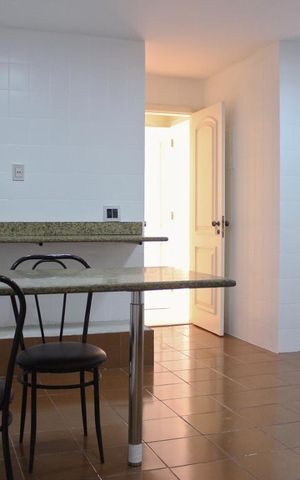 Apartamento para alugar com 270m², 3 quartos e 2 vagas Apartamento para alugar com 270m², 3 quartos e 2 vagasCozinha