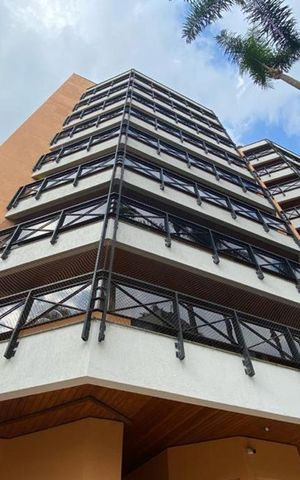 Apartamento à venda com 210m², 4 quartos e 3 vagasFachada
