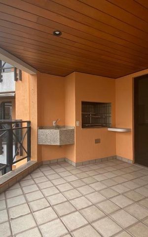 Apartamento à venda com 210m², 4 quartos e 3 vagasSacada
