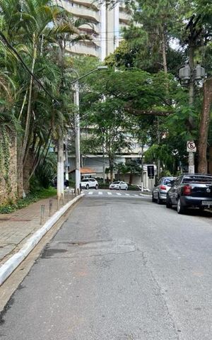 Apartamento à venda com 210m², 4 quartos e 3 vagasVista da Rua