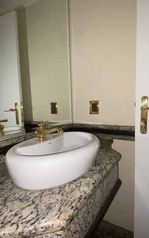 Apartamento à venda com 210m², 4 quartos e 3 vagasLavabo