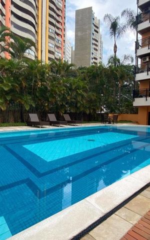 Apartamento à venda com 210m², 4 quartos e 3 vagasÁrea comum - Piscina