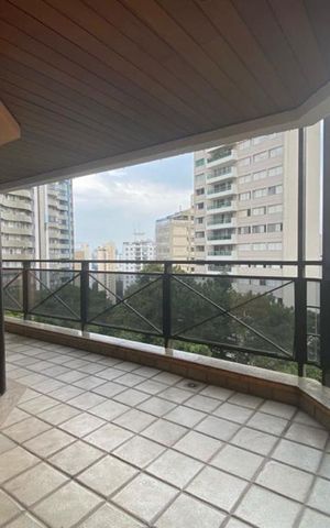 Apartamento à venda com 210m², 4 quartos e 3 vagasSacada