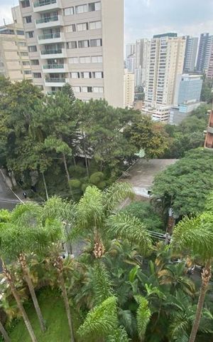Apartamento à venda com 210m², 4 quartos e 3 vagasVista da Sacada