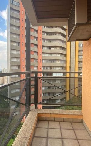 Apartamento à venda com 210m², 4 quartos e 3 vagasSacada da Suíte 1