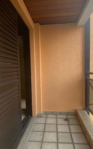 Apartamento à venda com 210m², 4 quartos e 3 vagasSacada da Suíte 1