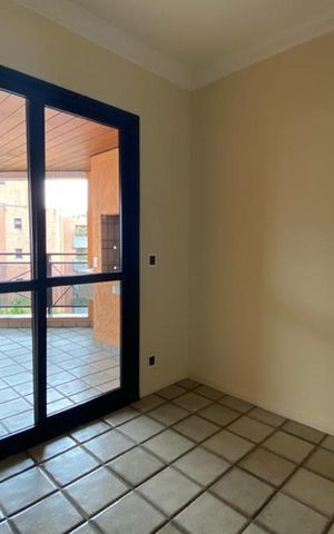 Apartamento à venda com 210m², 4 quartos e 3 vagasCopa