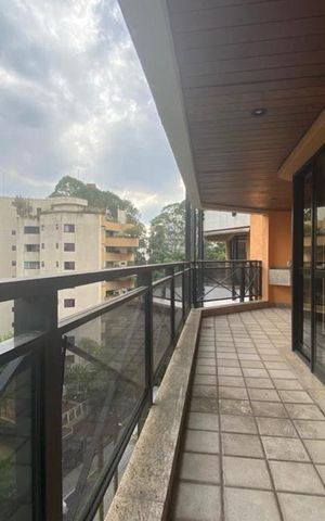Apartamento à venda com 210m², 4 quartos e 3 vagasSacada
