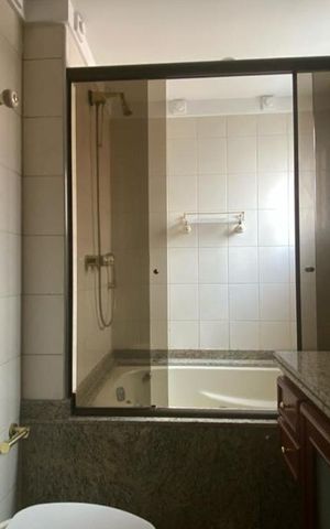 Apartamento à venda com 210m², 4 quartos e 3 vagasBanheiro da Suíte 1