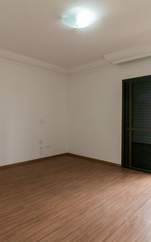 Apartamento à venda com 260m², 5 quartos e 4 vagasSuíte 2
