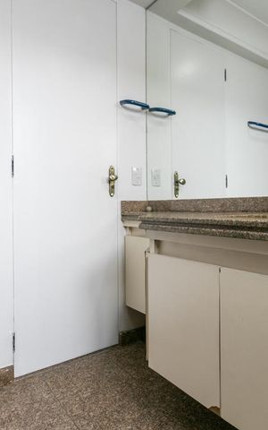 Apartamento à venda com 260m², 5 quartos e 4 vagasBanheiro 4