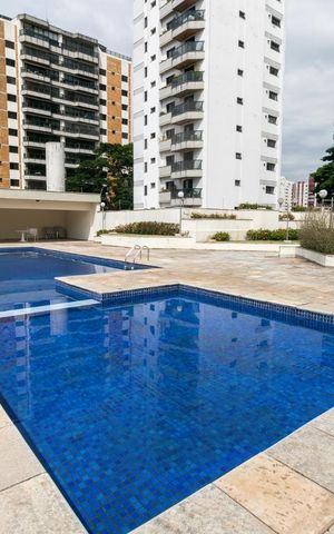 Apartamento à venda com 260m², 5 quartos e 4 vagasÁrea Comum - Piscina