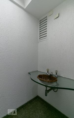 Apartamento à venda com 260m², 5 quartos e 4 vagasLavabo da Sala