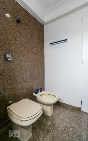Apartamento à venda com 260m², 5 quartos e 4 vagasBanheiro 4