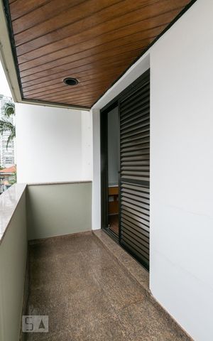 Apartamento à venda com 260m², 5 quartos e 4 vagasSuíte 1 - Varanda