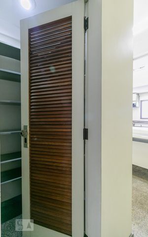 Apartamento à venda com 260m², 5 quartos e 4 vagasCozinha - Dispensa