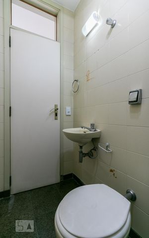 Apartamento à venda com 260m², 5 quartos e 4 vagasÁrea de Serviço - Banheiro 5