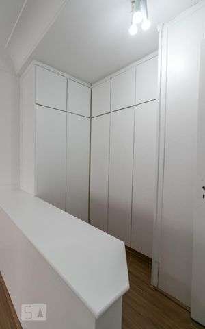 Apartamento à venda com 260m², 5 quartos e 4 vagasSuíte 1 - Armários
