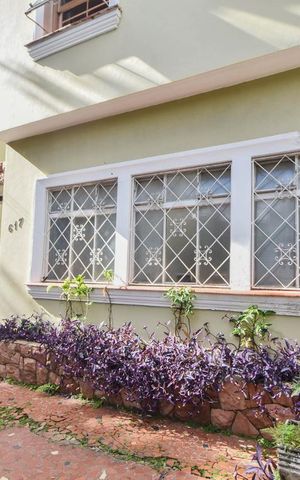 Casa à venda com 200m², 4 quartos e 1 vagaGaragem