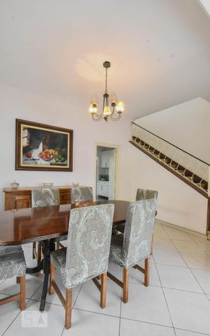 Casa à venda com 200m², 4 quartos e 1 vagaSala de Jantar
