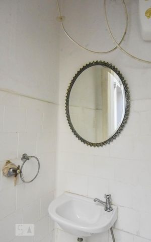 Casa à venda com 200m², 4 quartos e 1 vagaBanheiro de Serviços