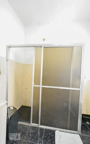 Casa à venda com 200m², 4 quartos e 1 vagaBanheiro 01