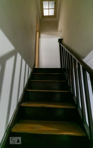 Casa à venda com 160m², 3 quartos e 1 vagaSala - Escadas