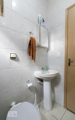 Casa à venda com 160m², 3 quartos e 1 vagaBanheiro 2