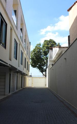 Casa de condomínio à venda com 130m², 3 quartos e 1 vagaFachada