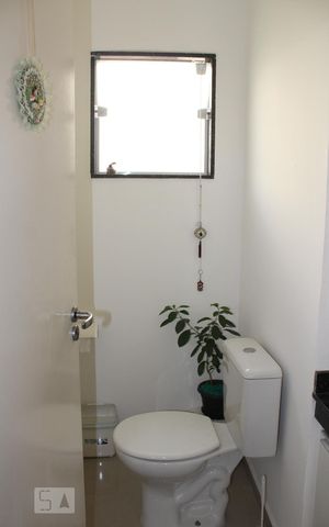 Casa de condomínio à venda com 130m², 3 quartos e 1 vagaLavabo