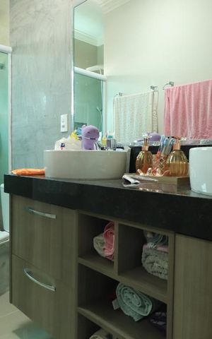 Casa à venda com 159m², 3 quartos e 3 vagasBanheiro da Suíte