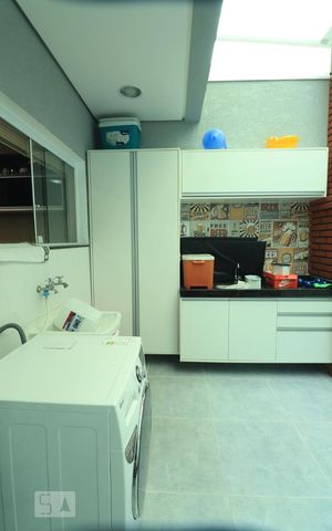 Casa à venda com 159m², 3 quartos e 3 vagasÁrea de Serviço