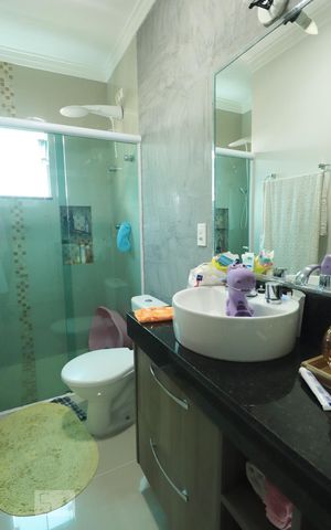 Casa à venda com 159m², 3 quartos e 3 vagasBanheiro da Suíte