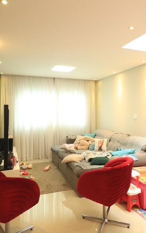 Casa à venda com 159m², 3 quartos e 3 vagasSala