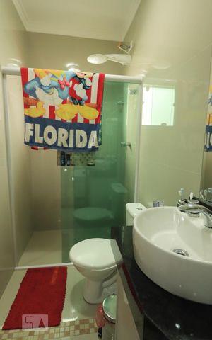 Casa à venda com 159m², 3 quartos e 3 vagasBanheiro Social