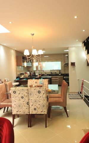 Casa à venda com 159m², 3 quartos e 3 vagasSala