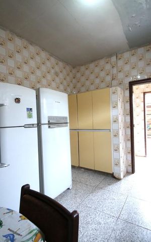 Casa à venda com 358m², 3 quartos e 4 vagasCozinha 