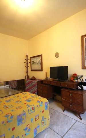 Casa à venda com 358m², 3 quartos e 4 vagasQuarto 2