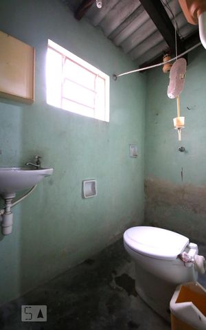 Casa à venda com 358m², 3 quartos e 4 vagasBanheiro de Serviço