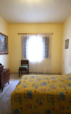 Casa à venda com 358m², 3 quartos e 4 vagasQuarto  2