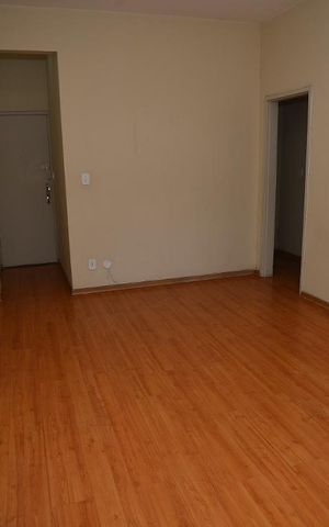 Apartamento para alugar com 70m², 2 quartos e 1 vagaSala