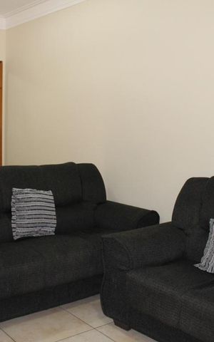 Casa à venda com 100m², 2 quartos e 2 vagasSala