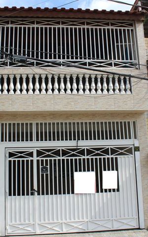 Casa à venda com 100m², 2 quartos e 2 vagasFachada