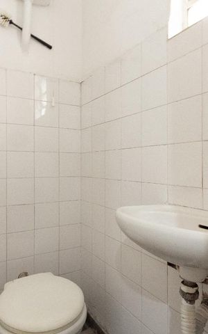 Casa para alugar com 150m², 3 quartos e 1 vaga Casa para alugar com 150m², 3 quartos e 1 vagaBanheiro de Serviço