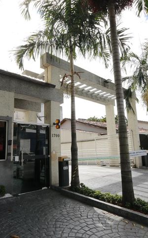 Apartamento à venda com 47m², 2 quartos e 1 vagaFachada e portaria