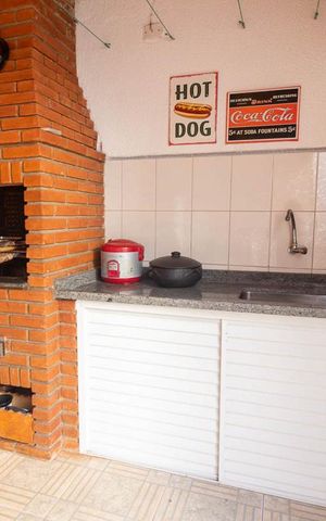 Casa à venda com 175m², 3 quartos e 4 vagas Casa à venda com 175m², 3 quartos e 4 vagasEspaço Gourmet