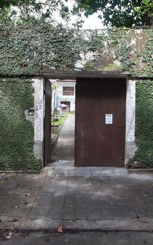Casa à venda com 400m², 6 quartos e 2 vagasFachada