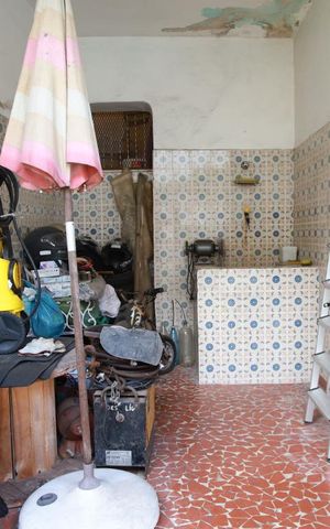 Casa à venda com 400m², 6 quartos e 2 vagasQuintal